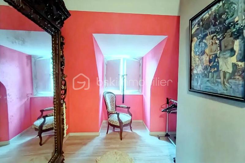 Propriété - 225 m² - 7 pièces