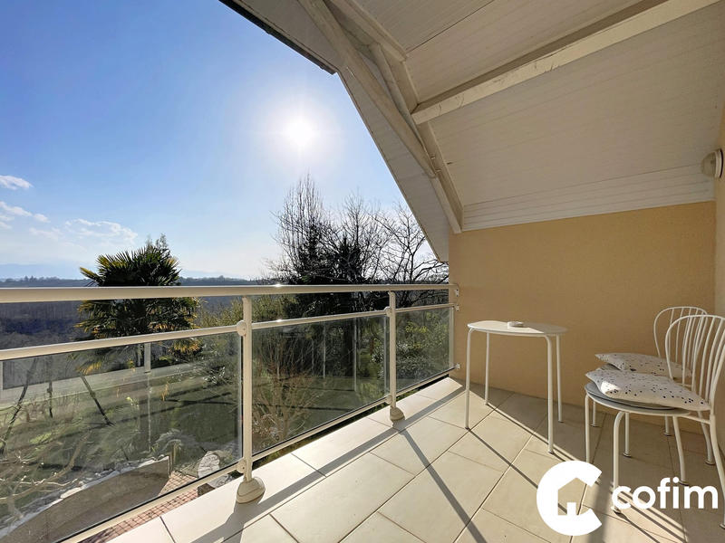 Maison - 237 m² - 10 pièces