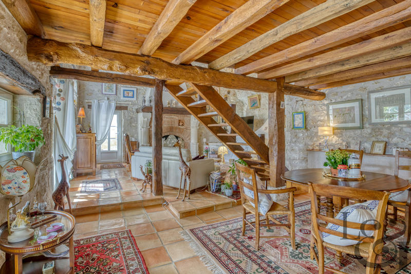 Maison - 200 m² - 7 pièces