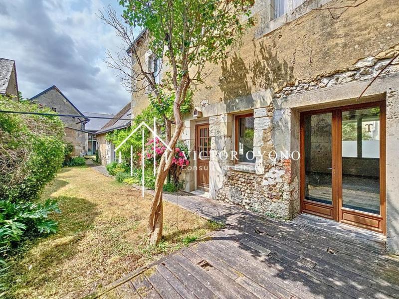 Maison - 220 m² - 9 pièces