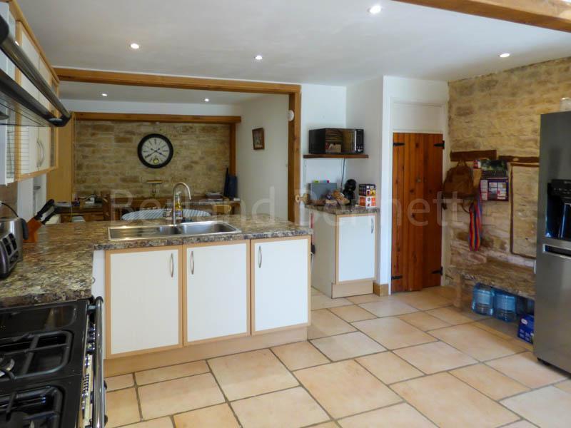 Maison en pierre - 224 m² - 9 pièces