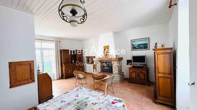 Maison traditionnelle - 163 m² - 8 pièces