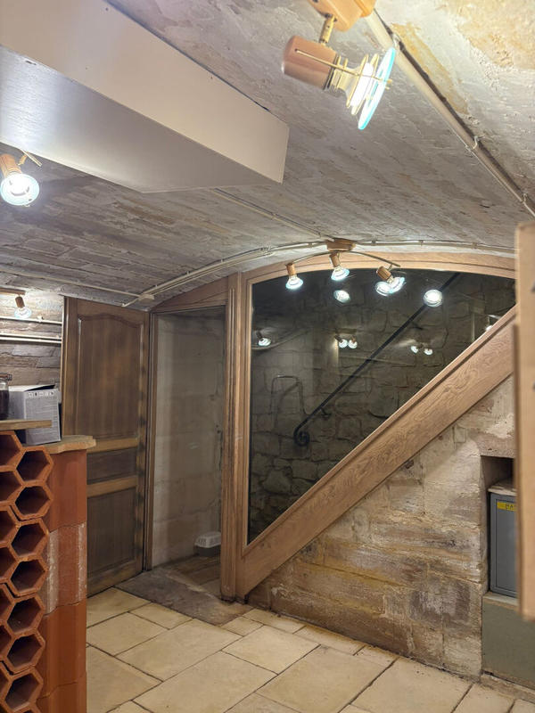 Demeure - 350 m² - 9 pièces