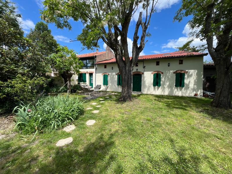 Maison - 185 m² - 8 pièces