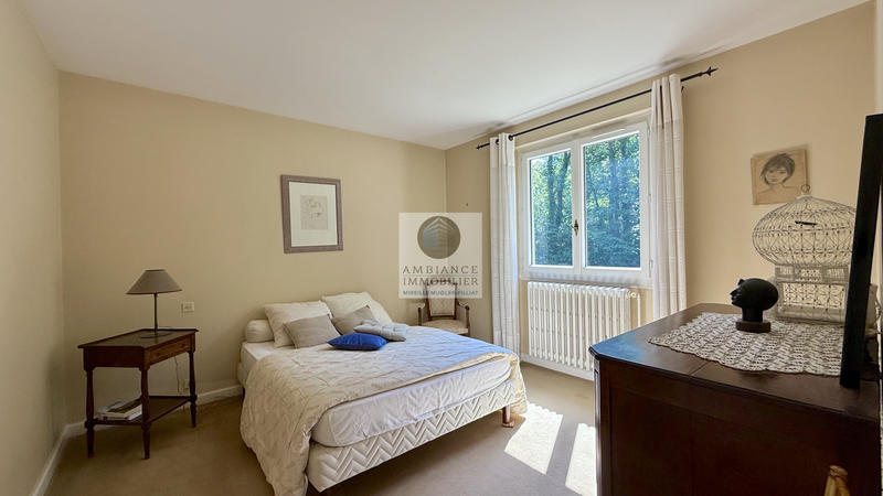 Maison - 230 m² - 9 pièces