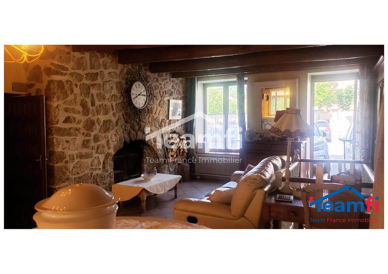 Maison - 260 m² - 11 pièces