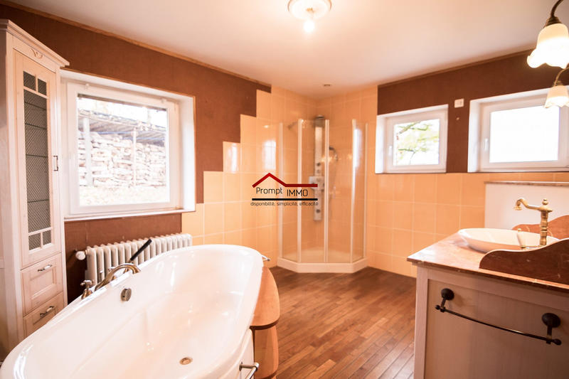 Maison - 200 m² - 10 pièces