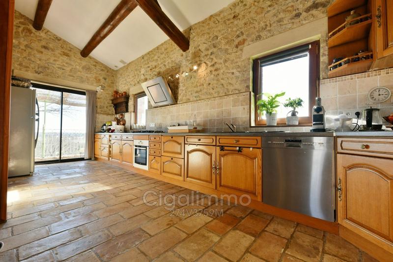 Maison en pierre - 225 m² - 7 pièces