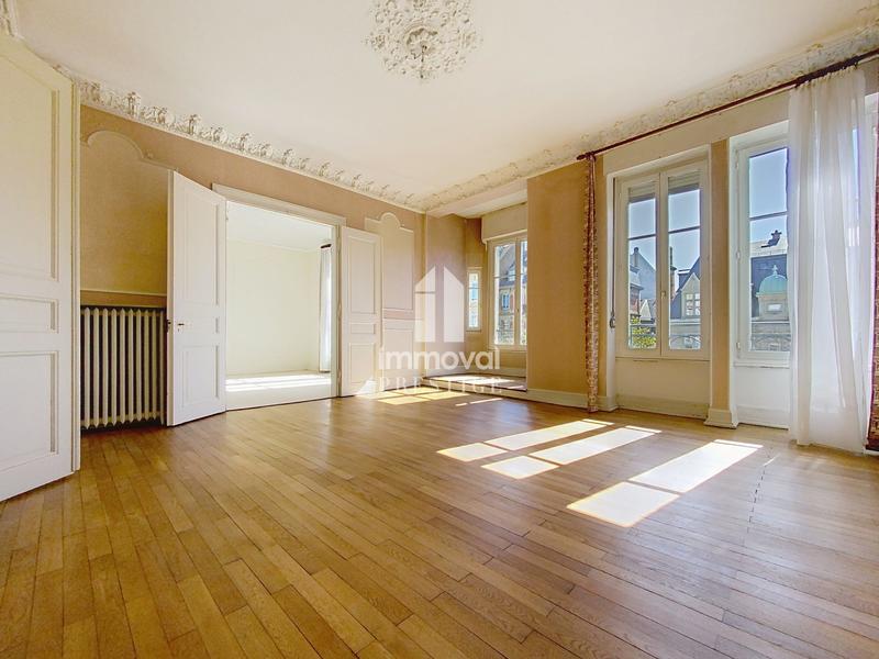 Appartement - 182 m² - 6 pièces