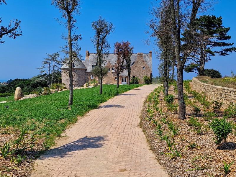 Propriété - 352 m² - 16 pièces