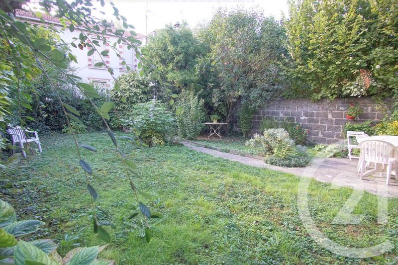 Pavillon - 217 m² - 7 pièces