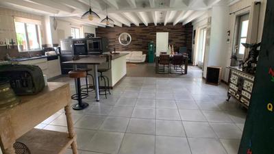 Maison - 185 m² - 8 pièces