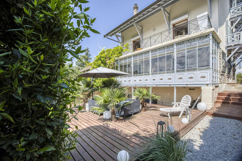 Maison - 251 m² - 10 pièces