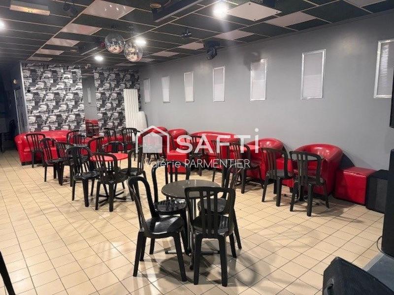 Local commercial - 909 m² - 20 pièces