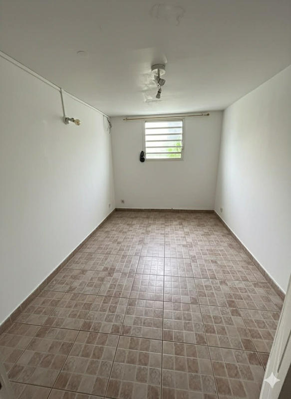 Maison - 260 m² - 8 pièces