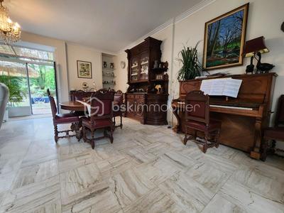 Maison en pierre - 250 m² - 7 pièces