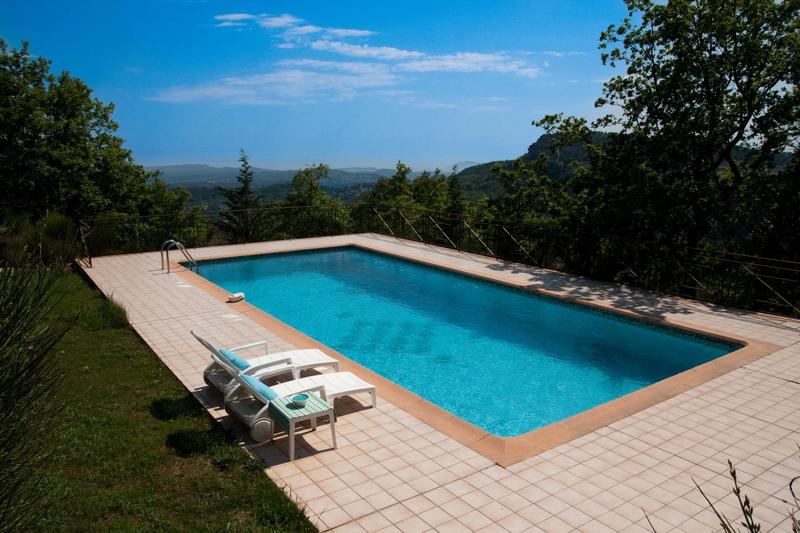 Maison - 240 m² - 7 pièces