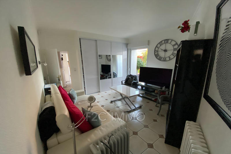 Maison - 187 m² - 9 pièces