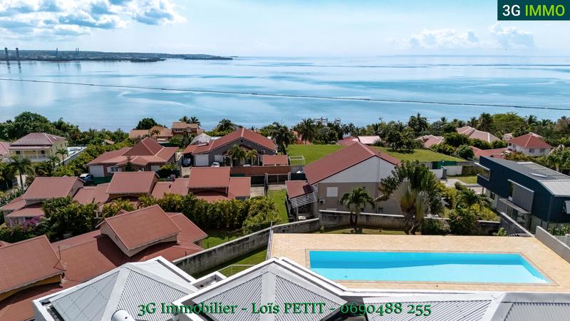 Villa - 300 m² - 8 pièces