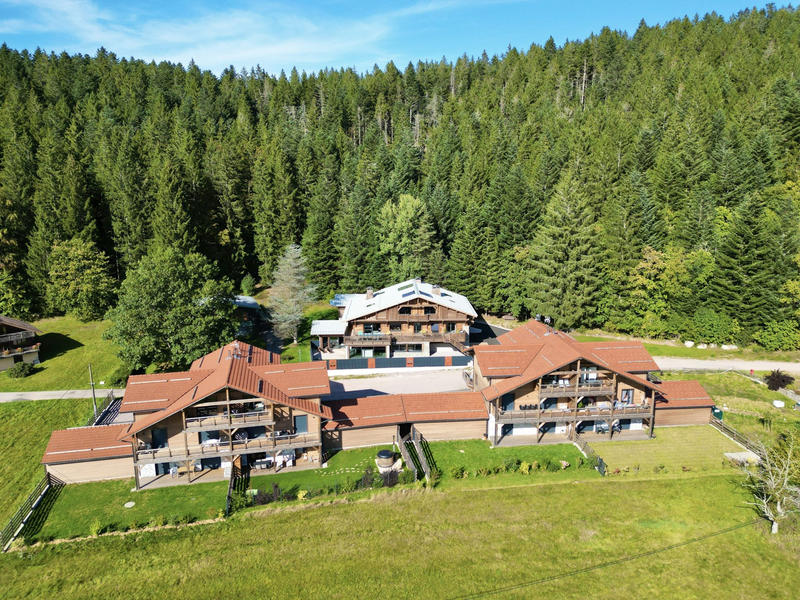 Châlet - 607 m² - 16 pièces