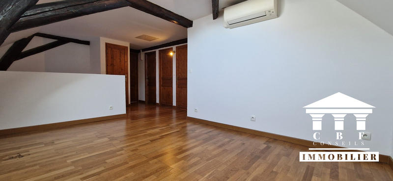 Maison - 220 m² - 10 pièces