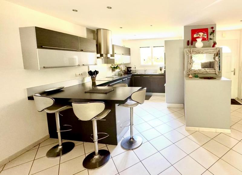 Maison - 110 m² - 4 pièces