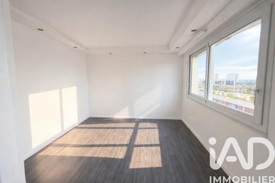 Appartement - 90 m² - 5 pièces