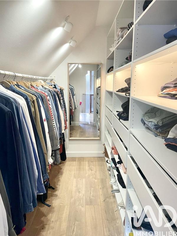 Maison - 181 m² - 8 pièces