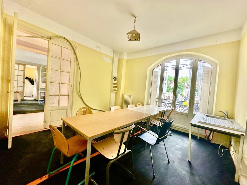 Maison - 201 m² - 6 pièces