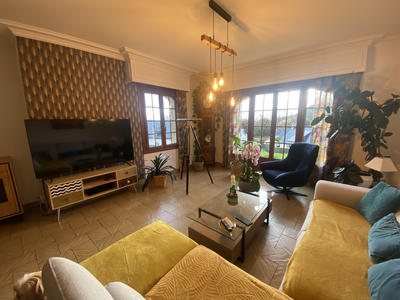 Maison - 224 m² - 8 pièces