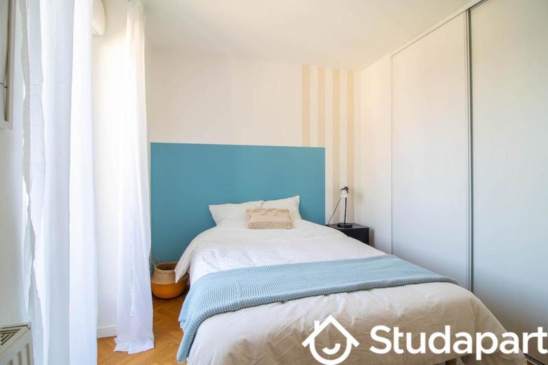 Chambre - 11 m² - 1 pièce