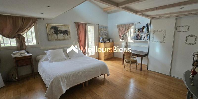 Mas - 210 m² - 8 pièces