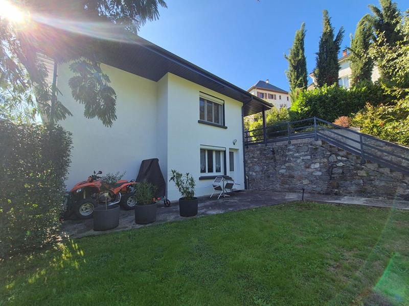 Maison - 221 m² - 7 pièces