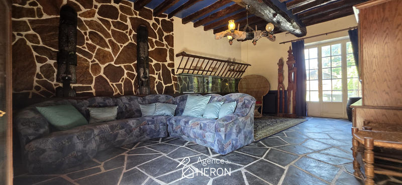 Maison - 201 m² - 7 pièces