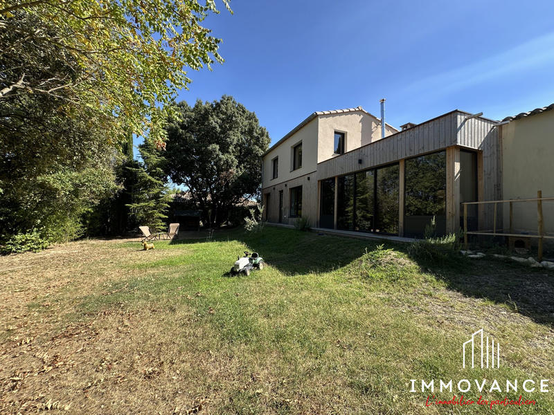 Maison contemporaine - 264 m² - 6 pièces