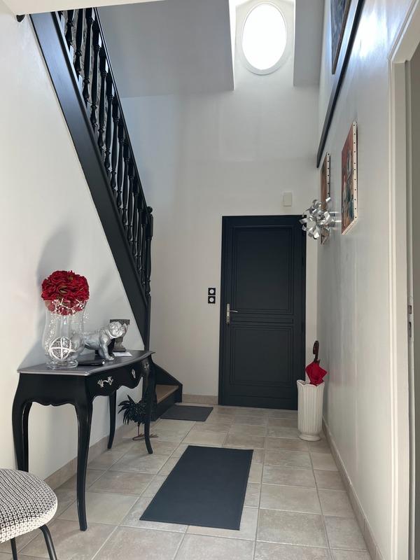 Maison - 240 m² - 8 pièces