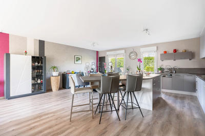 Maison - 182 m² - 7 pièces