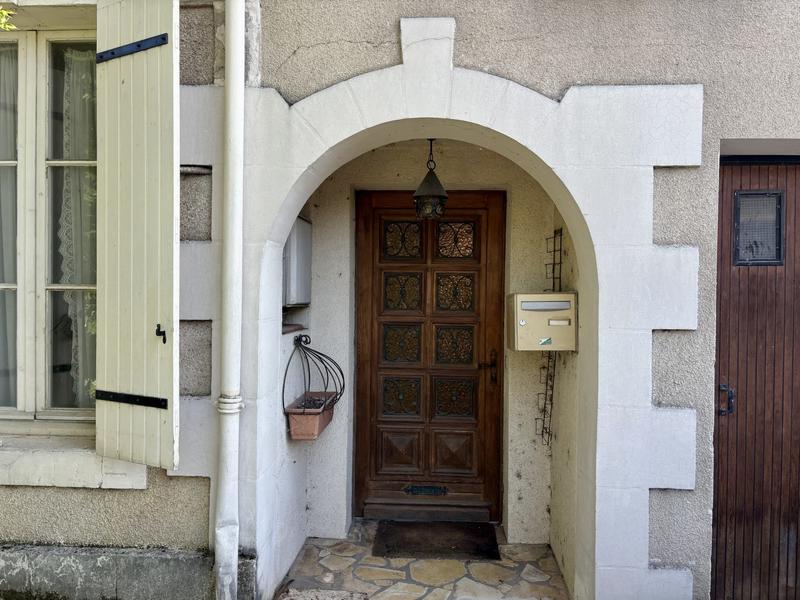 Maison traditionnelle - 201 m² - 8 pièces