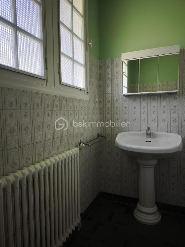 Maison traditionnelle - 184 m² - 5 pièces