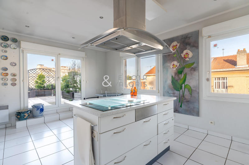 Appartement - 240 m² - 7 pièces