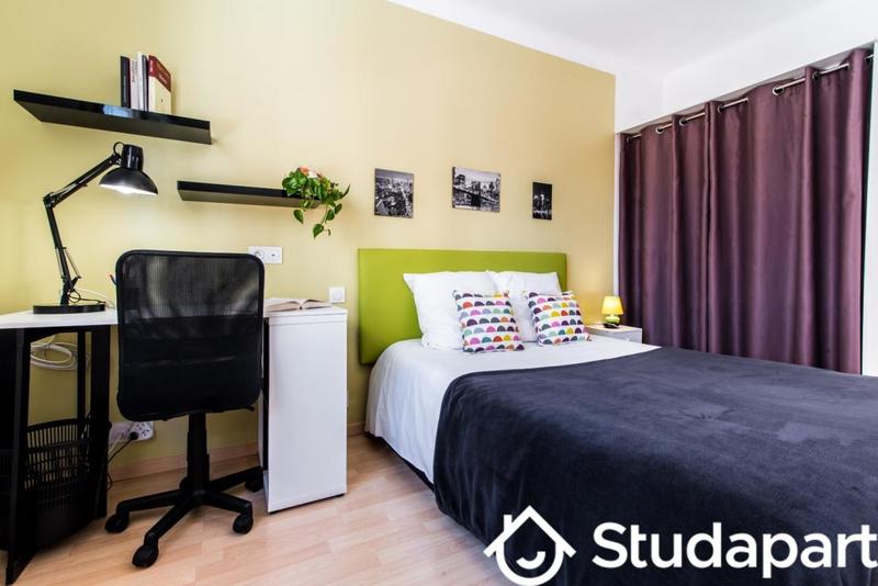 Chambre - 9 m² - 1 pièce