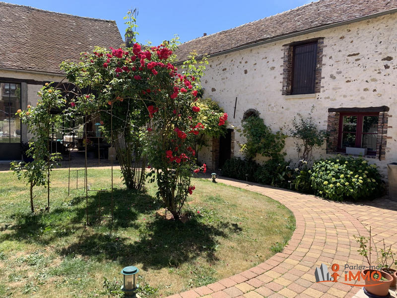 Maison - 301 m² - 8 pièces