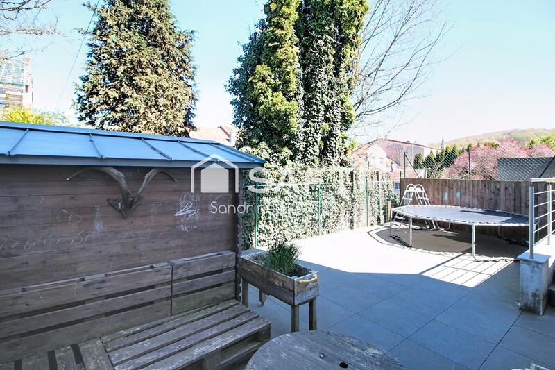 Maison - 92 m² - 5 pièces