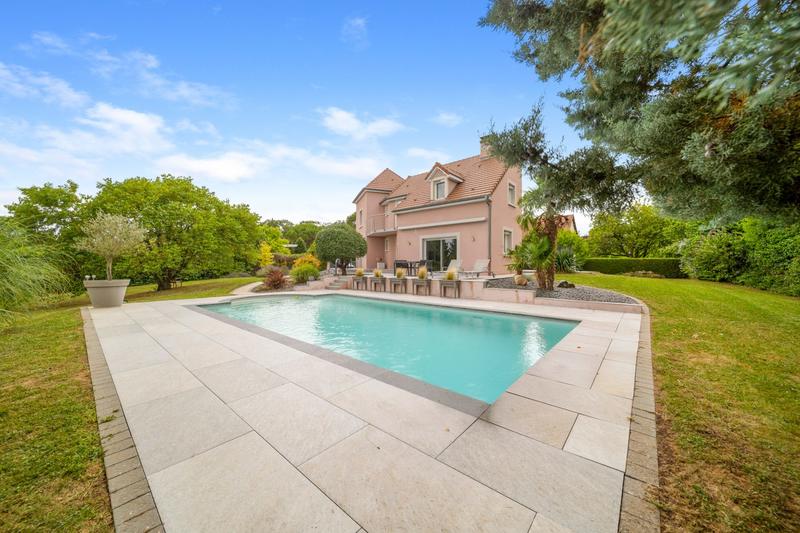 Villa - 200 m² - 7 pièces