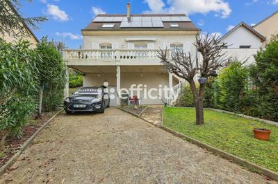 Maison - 140 m² - 5 pièces