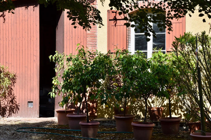 Maison - 335 m² - 12 pièces