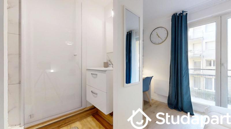 Chambre - 11 m² - 1 pièce