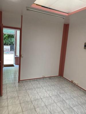 Local commercial - 20 m² - 2 pièces