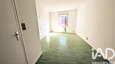 Maison - 248 m² - 9 pièces