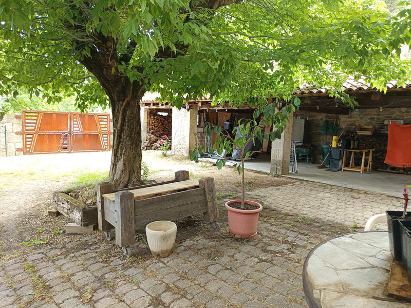 Propriété - 330 m² - 14 pièces